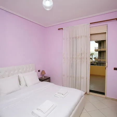Lighthouse Apartment *